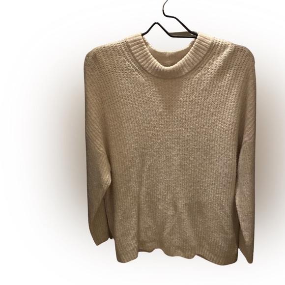 American Eagle Sweater, looks great with leggings! - Picture 1 of 3